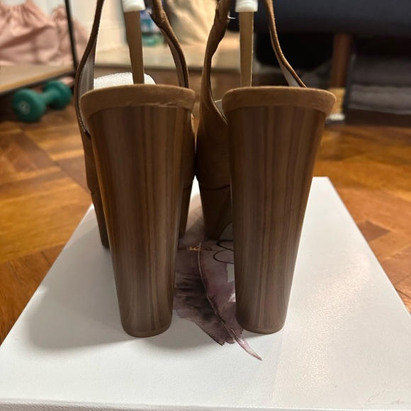 NWOT- Devalyn Slingback Platform Sandal Heeled. Size 8M in color Tobacco - Picture 2 of 12